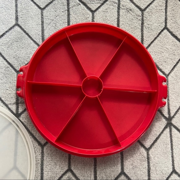 Tupperware Paprika Red Snack Tray, Deli Meat Bacon Keeper, Measuring Cups X - Picture 3 of 15